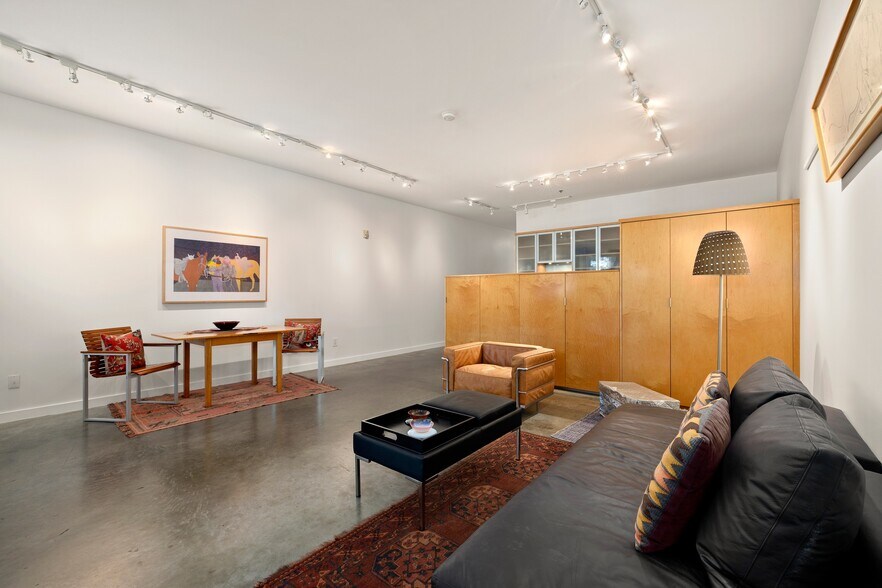More Photos Of 615 Hampton Dr, Venice Apartments For Sale