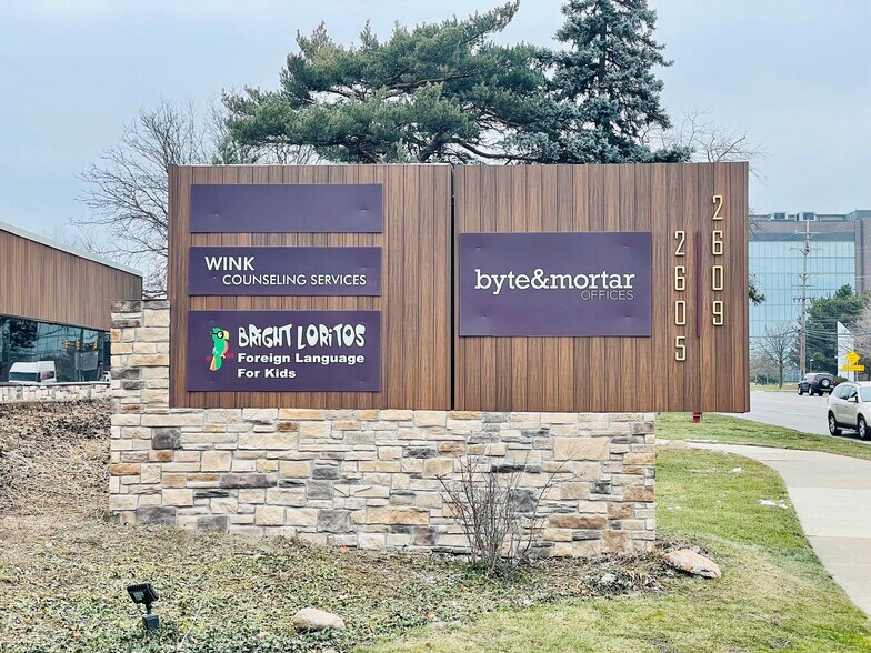 More Photos Of 2605-2609 Crooks Rd, Troy Office For Sale