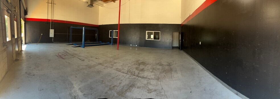 More Photos Of 12733 San Fernando Rd, Sylmar Auto Repair For Lease