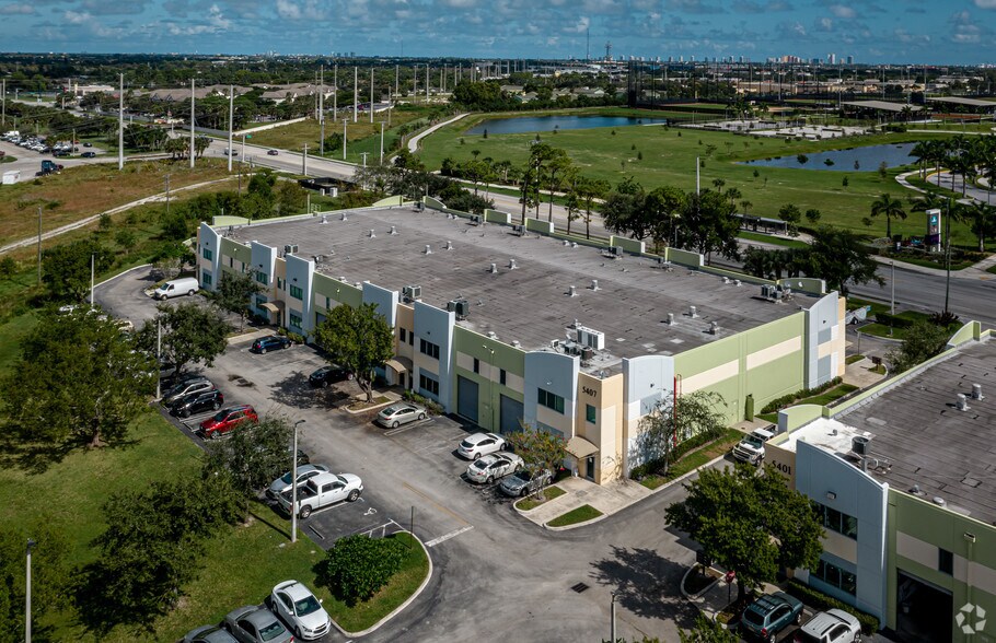More Photos Of 5401 N Haverhill Rd, West Palm Beach Warehouse For Lease