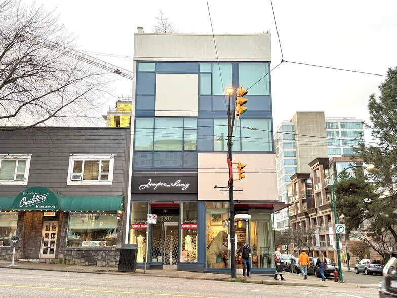 More Photos Of 2203-2207 Granville St, Vancouver Apartments For Sale