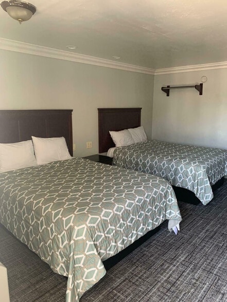 More Photos Of 430 16th St, Sacramento Hotel For Sale