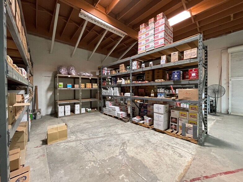 More Photos Of 1701 30th St, Bakersfield Freestanding For Sale