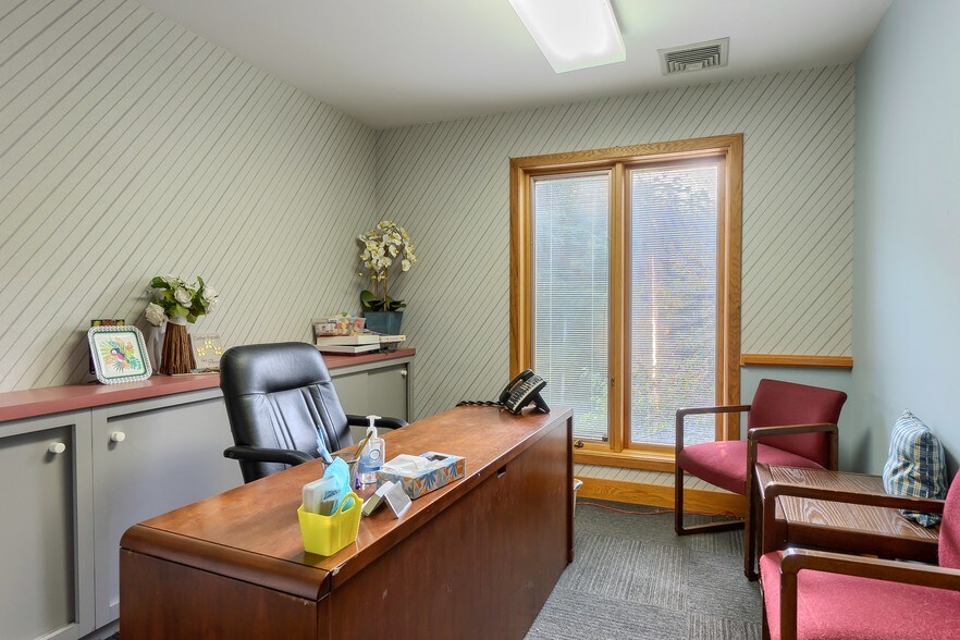 More Photos Of 33 Electric Ave, Fitchburg Medical For Lease