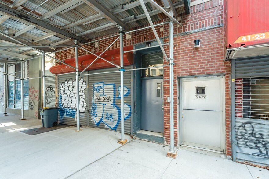 More Photos Of , Long Island City General Retail For Sale