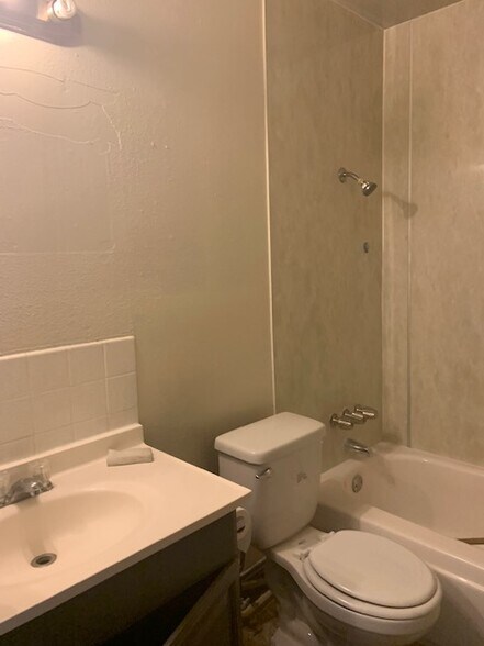More Photos Of 4040 E Dakota Ave, Fresno Apartments For Sale