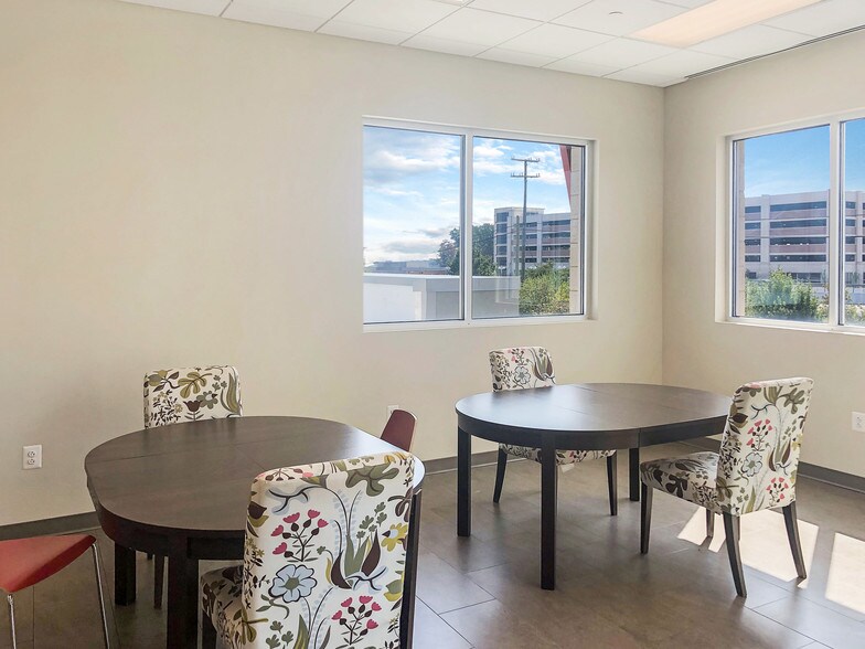 More Photos Of 43635 Greenway Corporate Dr, Ashburn Schools For Lease