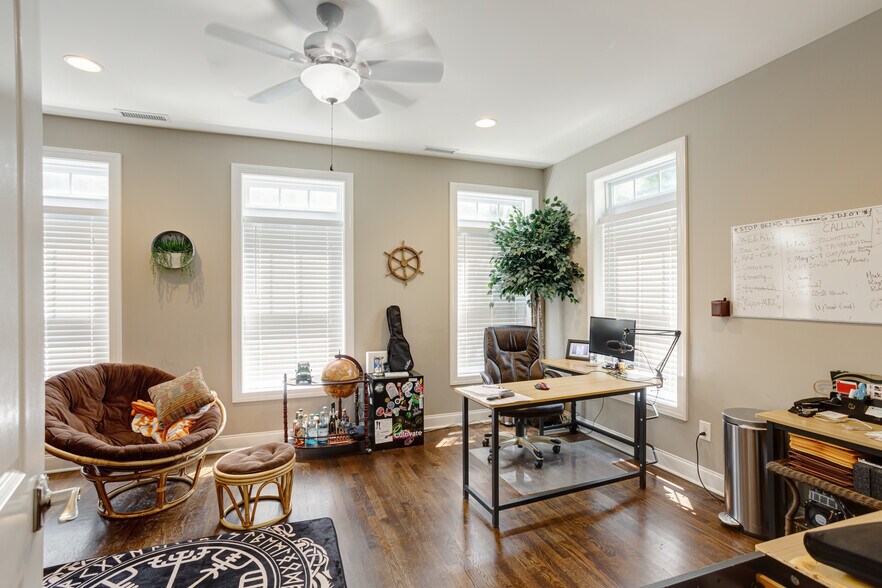 More Photos Of 239 Veterans Pky, Murfreesboro Office For Sale