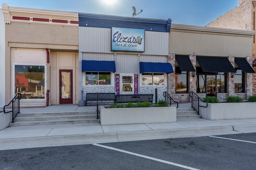 More Photos Of 415 N Center St, Durand General Retail For Sale