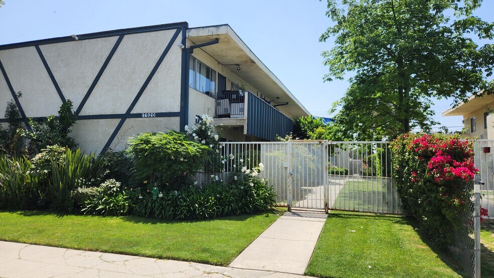 More Photos Of 17920 Schoenborn St, Northridge Multifamily For Sale