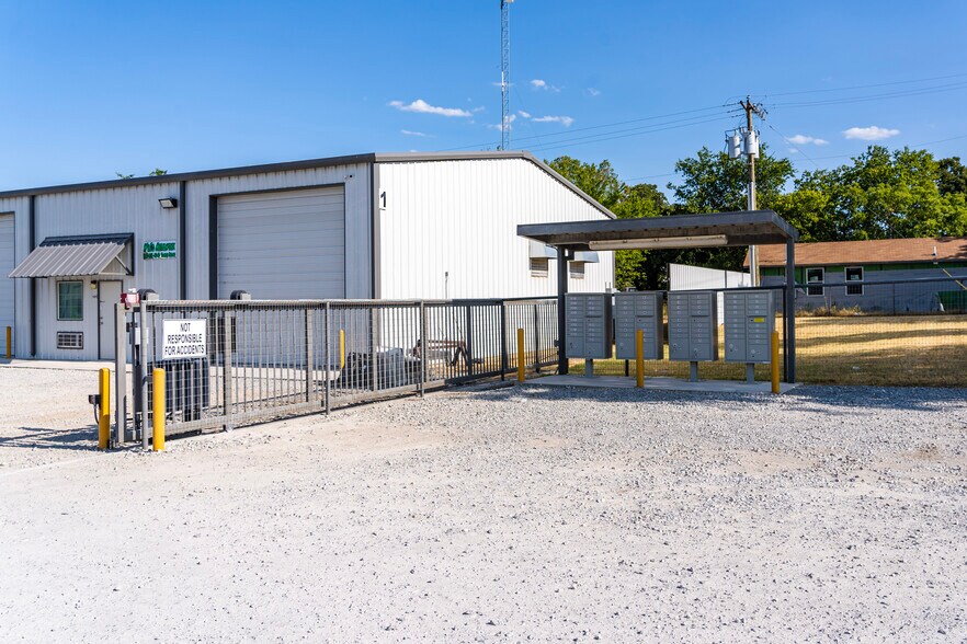 More Photos Of 2170 Collins Rd, Denton Unknown For Lease