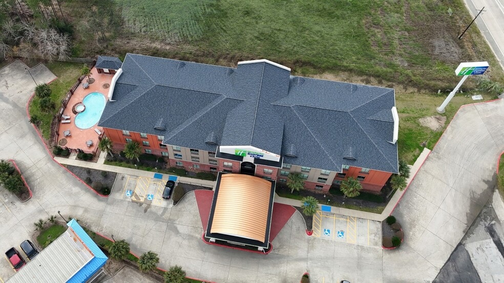 More Photos Of 46300 Interstate 10, Winnie Hotel For Sale