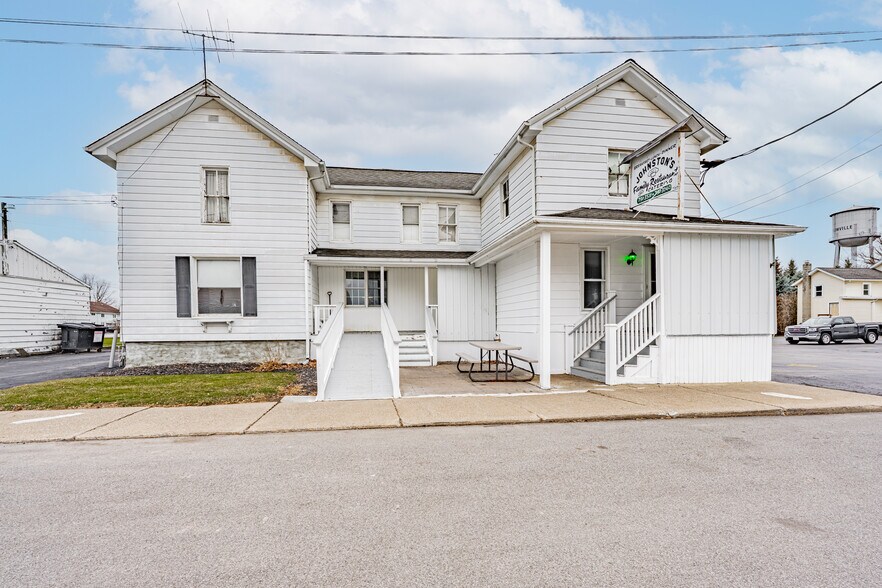 Primary Photo Of 2575 Academy St, Ransomville Restaurant For Sale