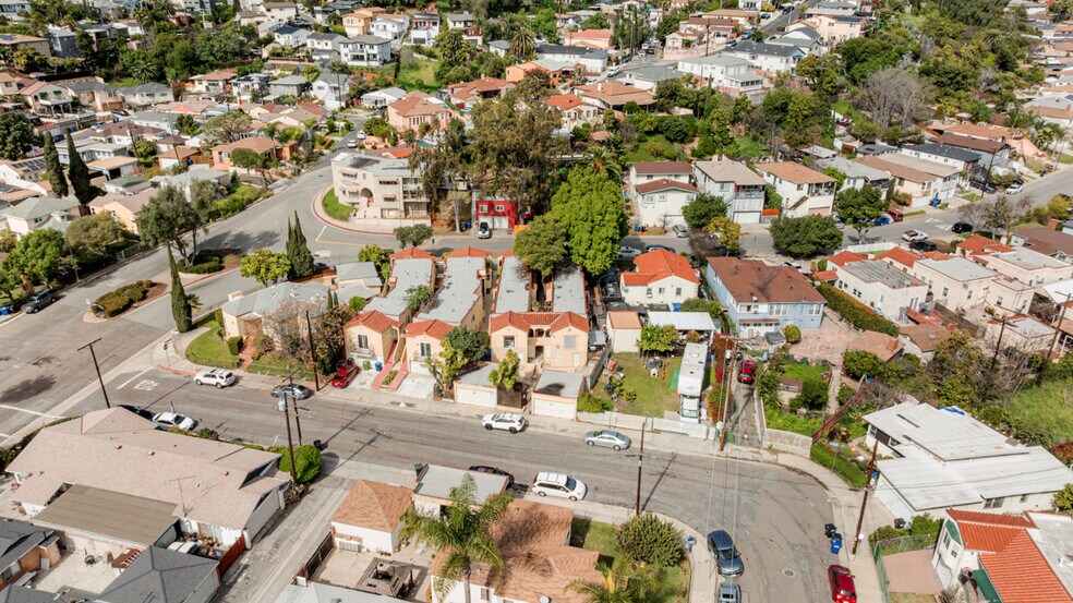 More Photos Of 1836 Lansdowne Ave, Los Angeles Multifamily For Sale