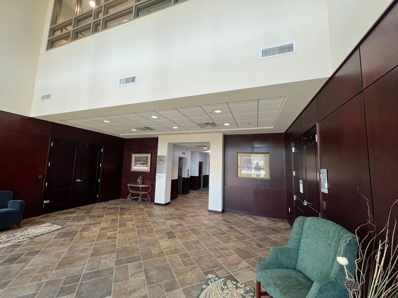 More Photos Of 9721 Cogdill Rd, Knoxville Office For Sale
