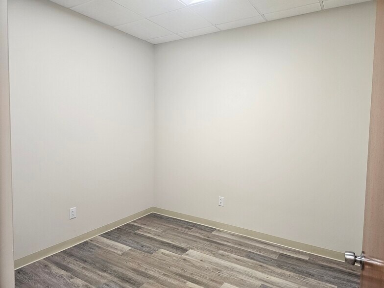 More Photos Of 369 E Main St, East Islip Medical For Lease