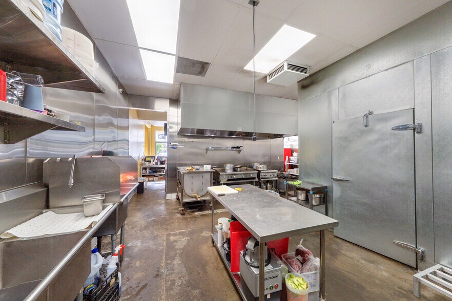 More Photos Of 715 N Maclay Ave, San Fernando Restaurant For Sale