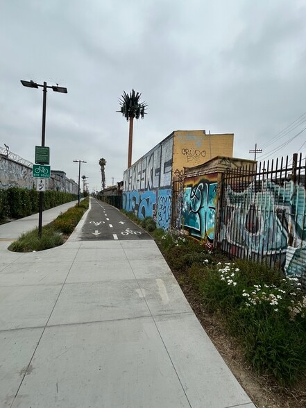 More Photos Of 1700 W Slauson Ave, Los Angeles Industrial For Sale