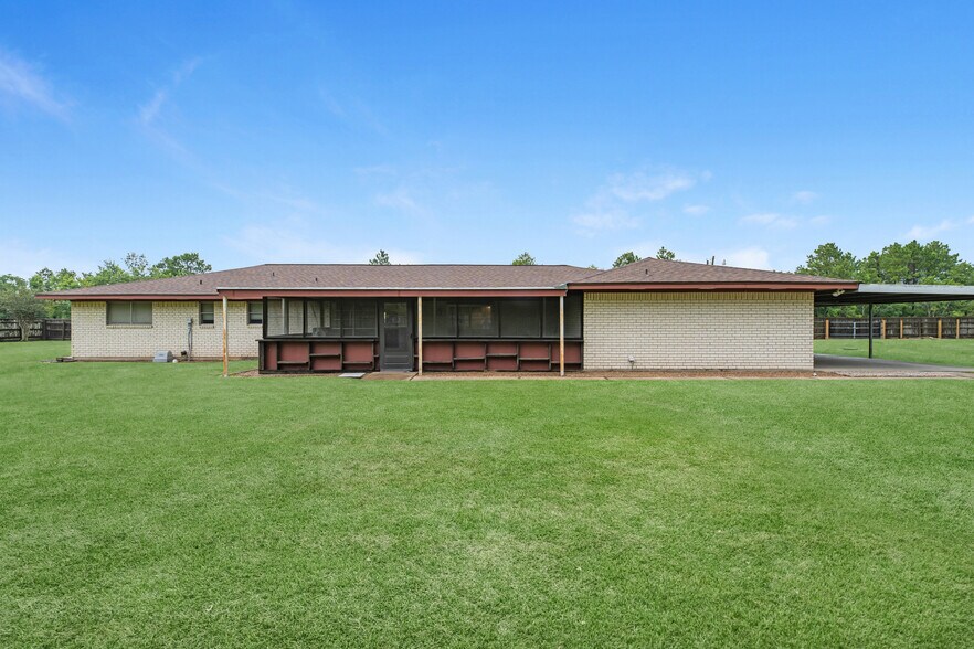 More Photos Of 7315 Pine St, Manvel Industrial For Sale