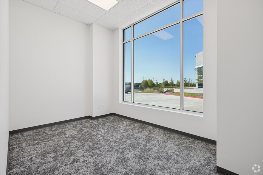 More Photos Of 3210 N Central Expy, McKinney Unknown For Lease