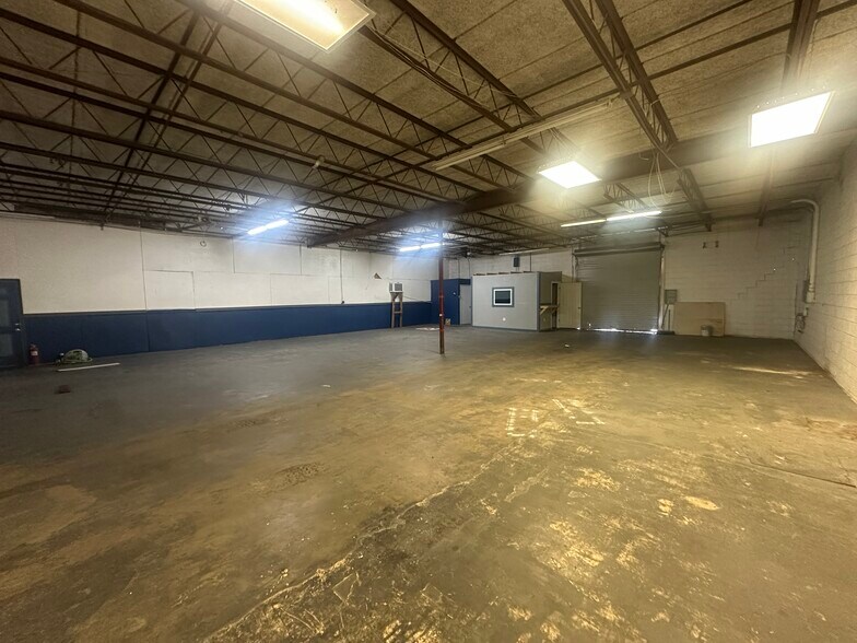 More Photos Of 3955 Saint Augustine Rd, Jacksonville Service For Lease