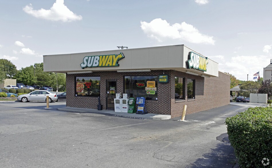 Primary Photo Of 2580 Alcoa Hwy, Alcoa Fast Food For Sale