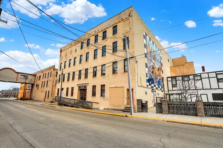 More Photos Of 35 S Main St, Batesville Warehouse For Sale