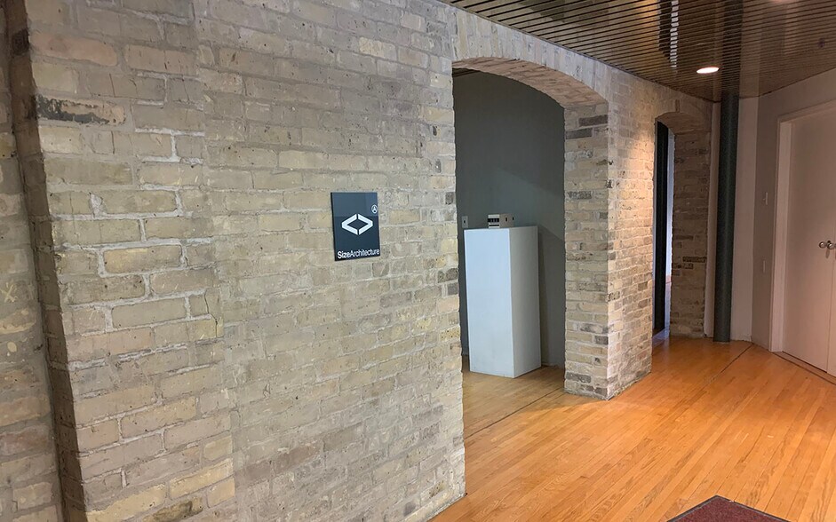 More Photos Of 63 Albert St, Winnipeg Office For Sale