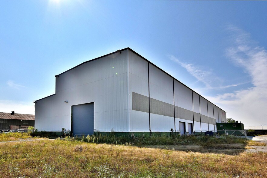 More Photos Of 420 Woodruff Rd, Joliet Warehouse For Lease