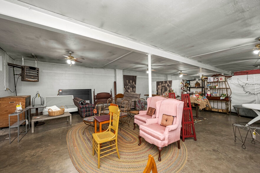 More Photos Of 507 E 3rd St, Lexington Warehouse For Sale