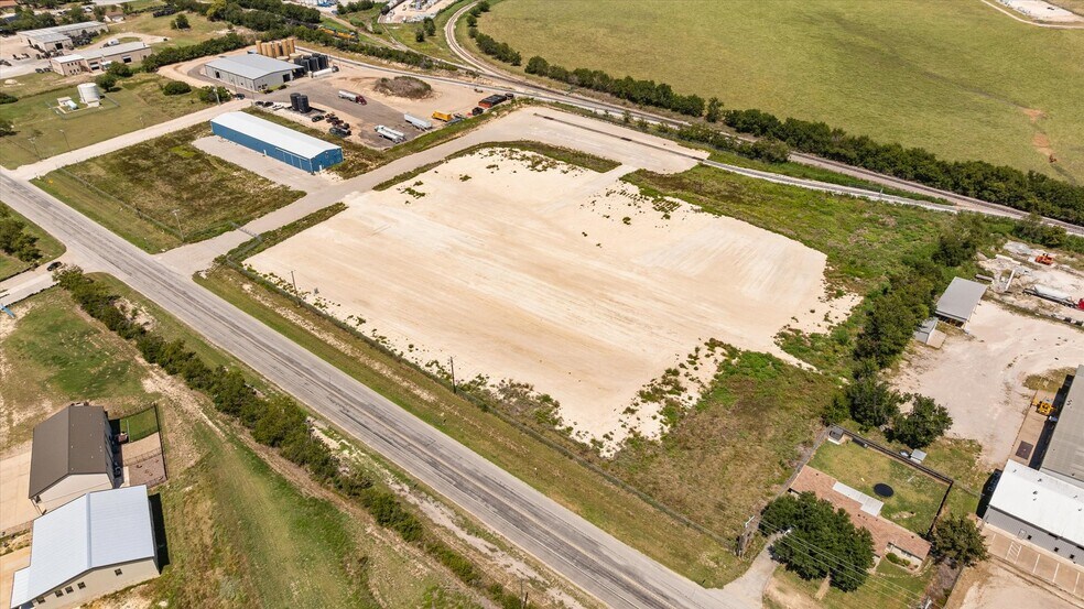 More Photos Of 14100 N Highway 171, Cresson Warehouse For Lease