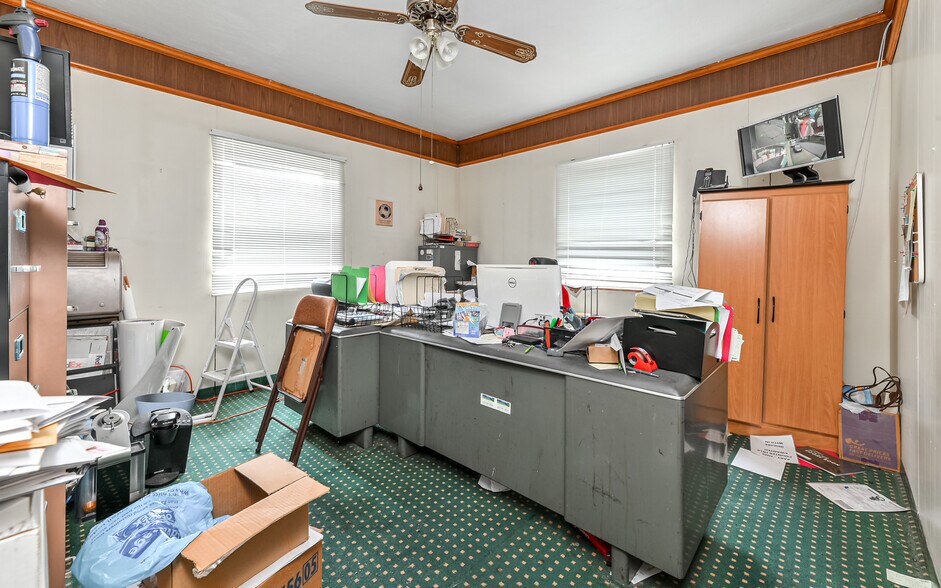 More Photos Of 4145 Brownsville Rd, Pittsburgh Storefront For Sale
