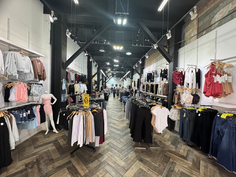 More Photos Of 710 S Broadway, Los Angeles Apartments For Lease