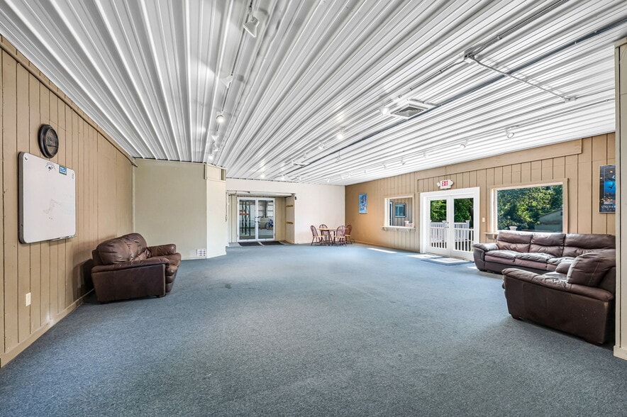 More Photos Of 526 College Hwy, Southwick Specialty For Sale