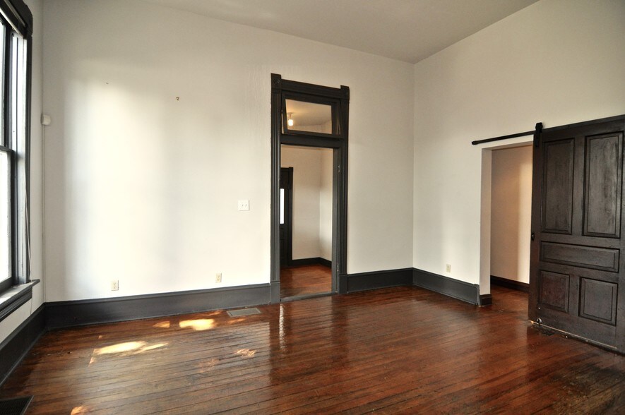 More Photos Of 1000 E Cesar Chavez St, Austin Loft Creative Space For Lease