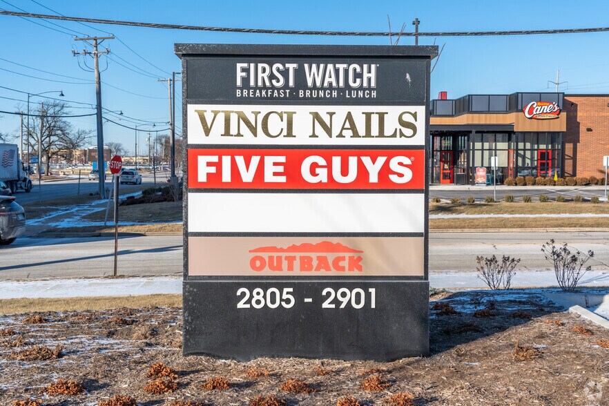 More Photos Of 2811 Mannheim Rd, Des Plaines Storefront Retail Office For Sale