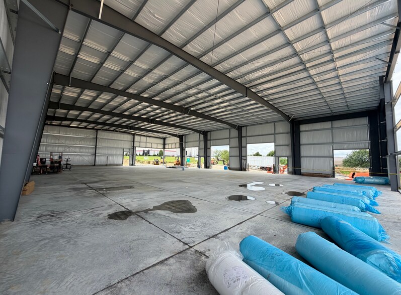 More Photos Of Thunderbird Ln, Fairfield Warehouse For Lease