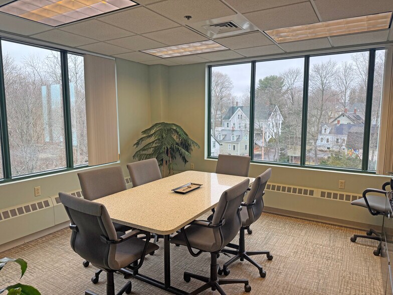 More Photos Of 1 Cate St, Portsmouth Office For Lease
