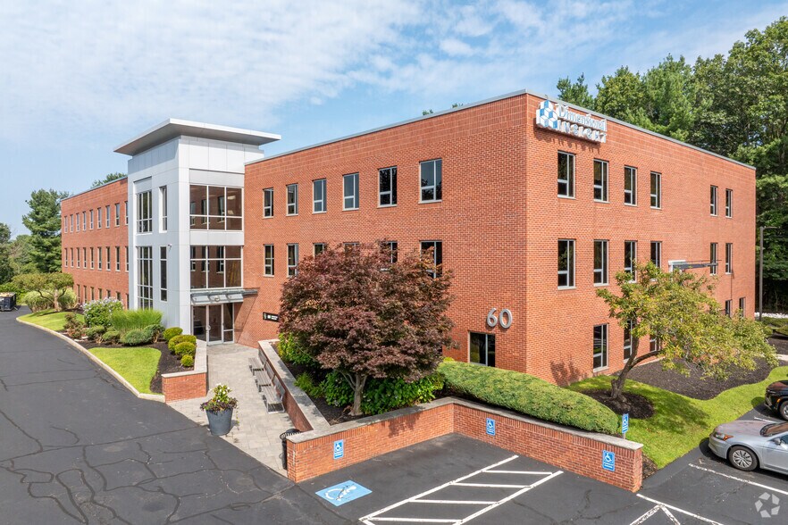 More Photos Of 50 Burlington Mall Rd, Burlington Unknown For Lease