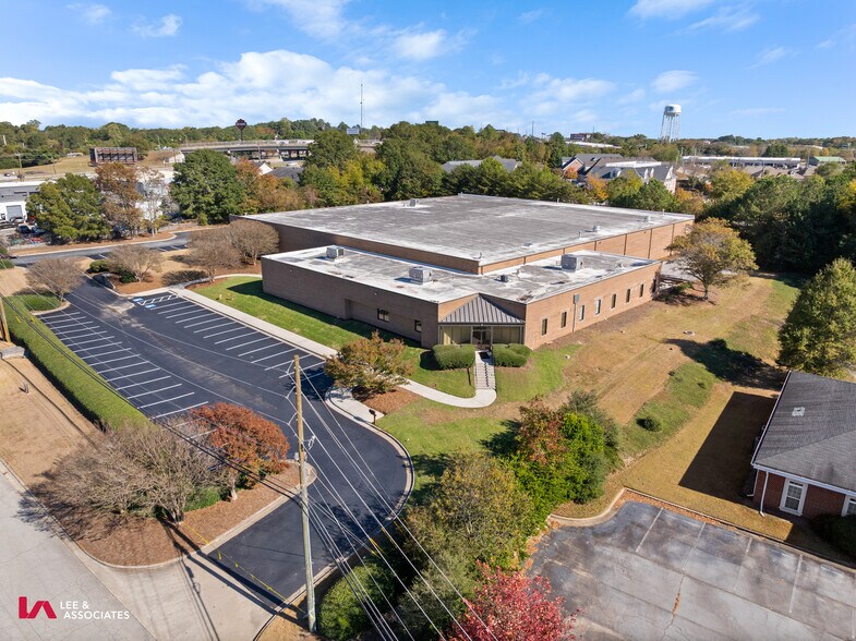 More Photos Of 1202 Royal Dr, Conyers Warehouse For Lease