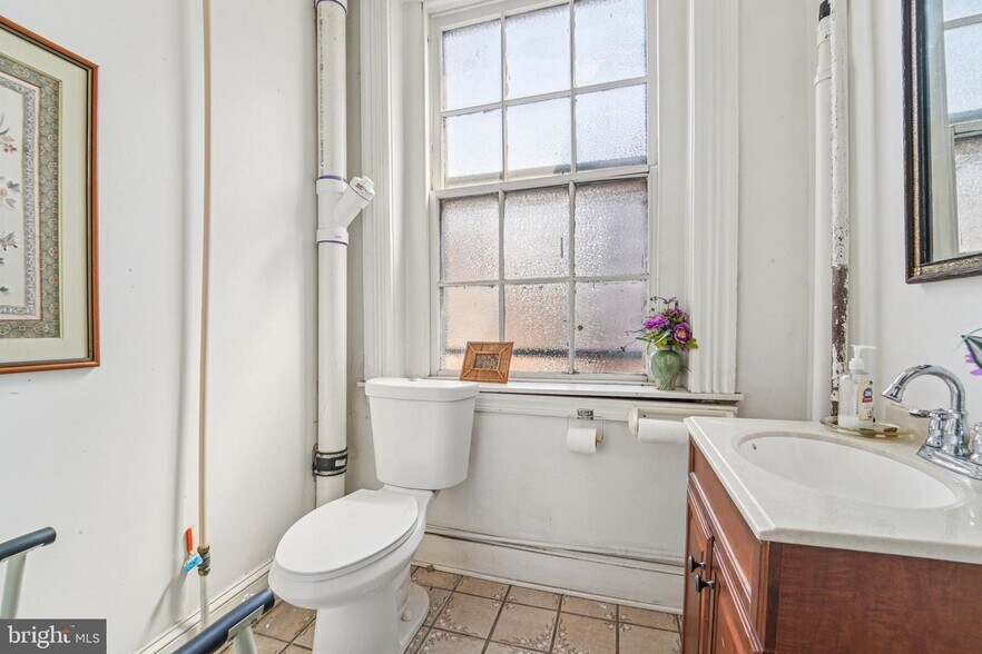 More Photos Of 523 N Charles St, Baltimore Office For Lease