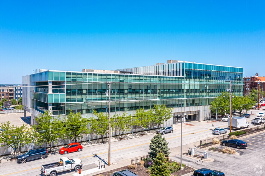More Photos Of 300 Wyandotte St, Kansas City Office For Lease