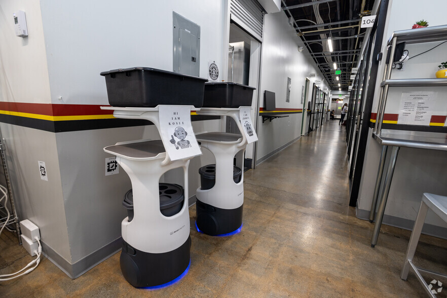 More Photos Of 1060 E Colorado Blvd, Pasadena Storefront For Lease