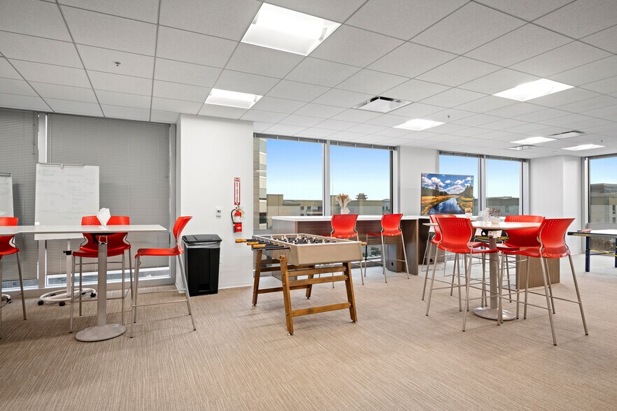 More Photos Of 301 N Lake Ave, Pasadena Office For Lease