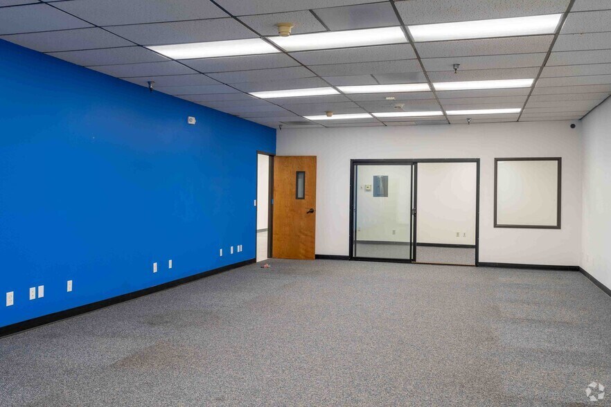 More Photos Of 809 Calle Plano, Camarillo Manufacturing For Lease