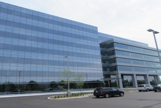 More Photos Of 2201 Bristol Cir, Oakville Office For Lease