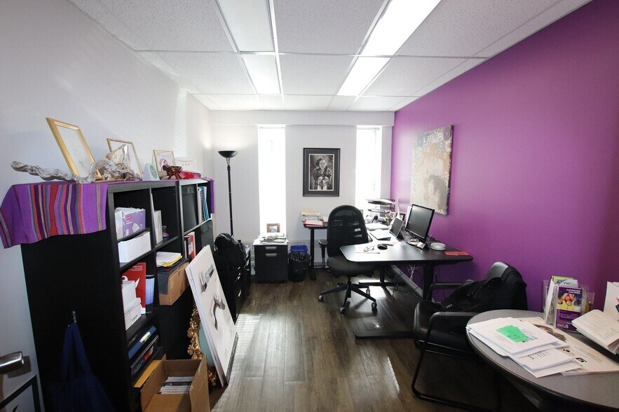 More Photos Of 1940 McIntyre St, Regina Schools For Lease