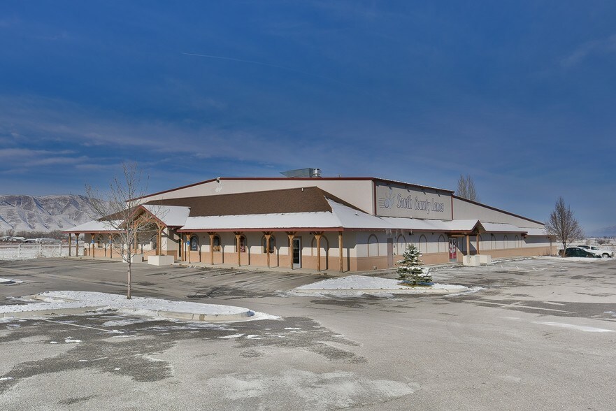 More Photos Of 122 W 900 N, Payson Bowling Alley For Sale