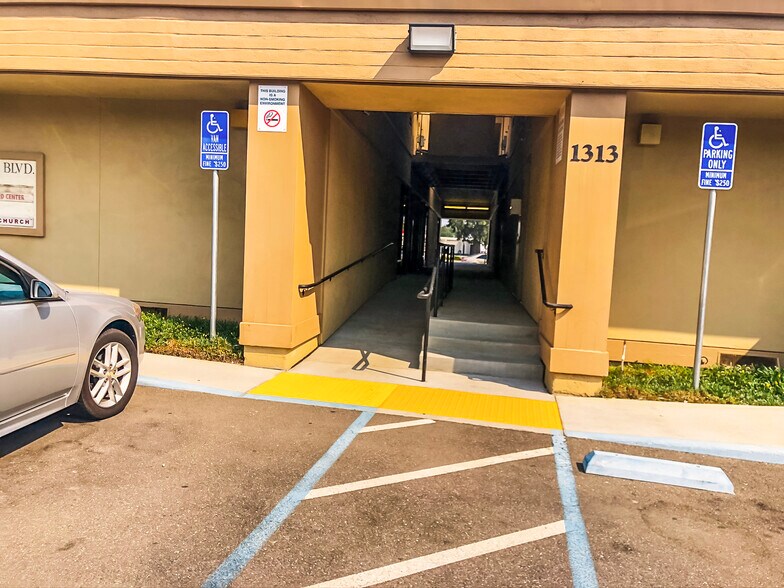 More Photos Of 1313 Travis Blvd, Fairfield Medical For Lease