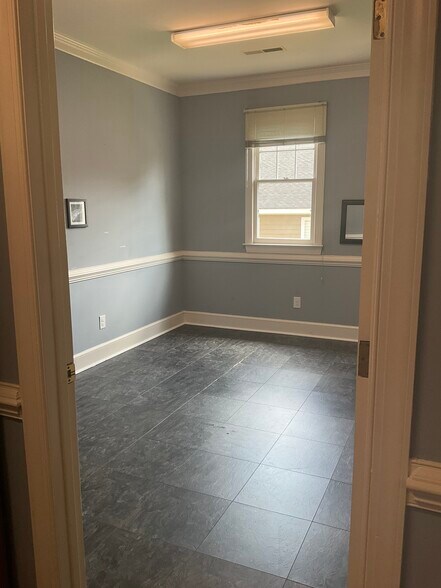 More Photos Of 1345 Garner Ln, Columbia Office For Sale